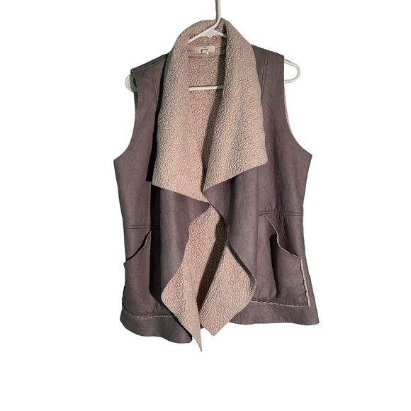 entro Jackets & Blazers - Entro Gray and Cream Open Front Vest
